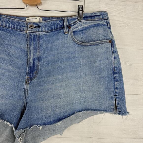 Abercrombie & Fitch The Mom Short Size 35 / 20 High Rise Curve Love Light Wash - Picture 4 of 14